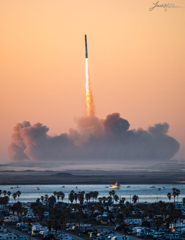Starship Flight 2 | 17" x 22" Print | Scale