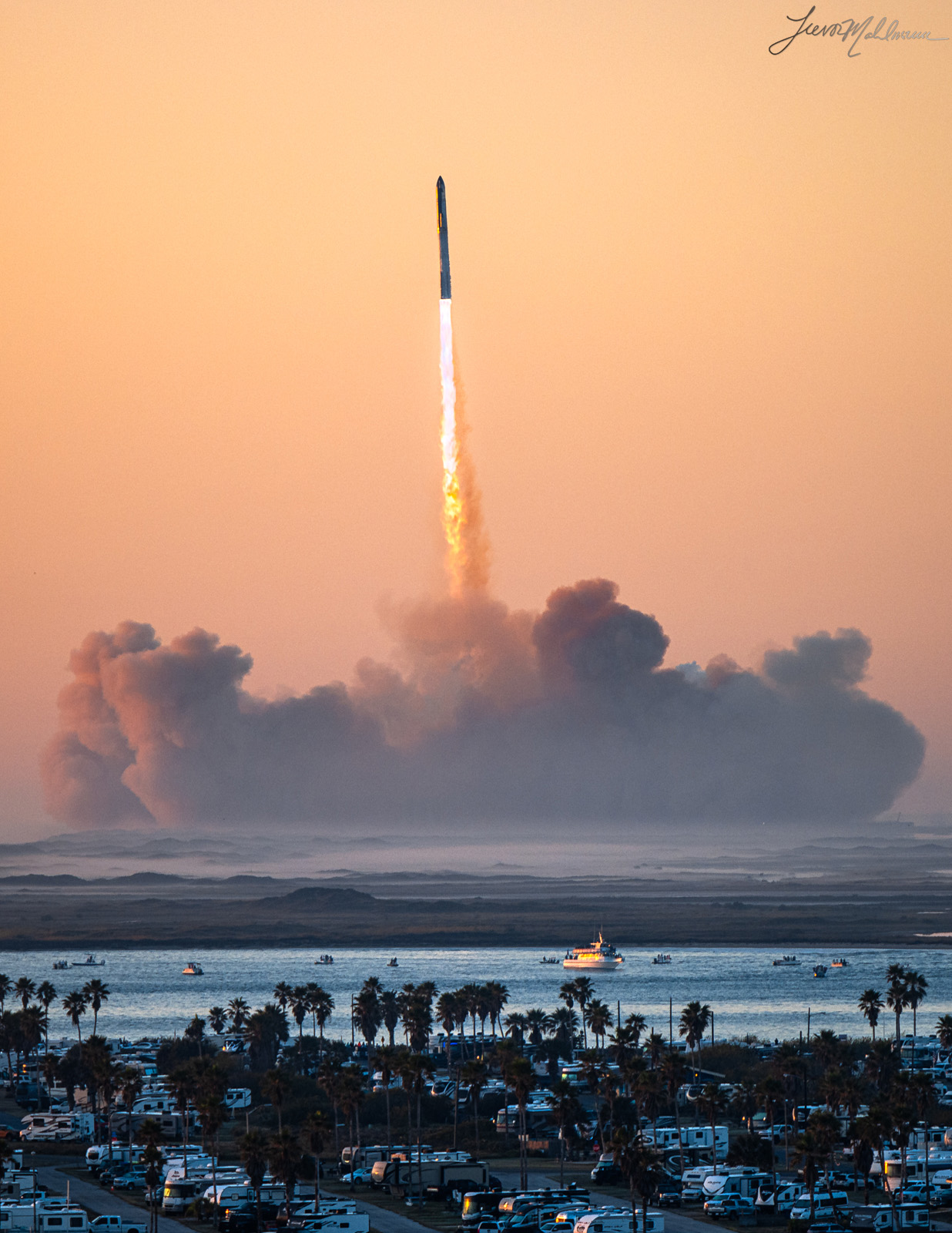 Starship Flight 2 | 17" x 22" Print | Scale